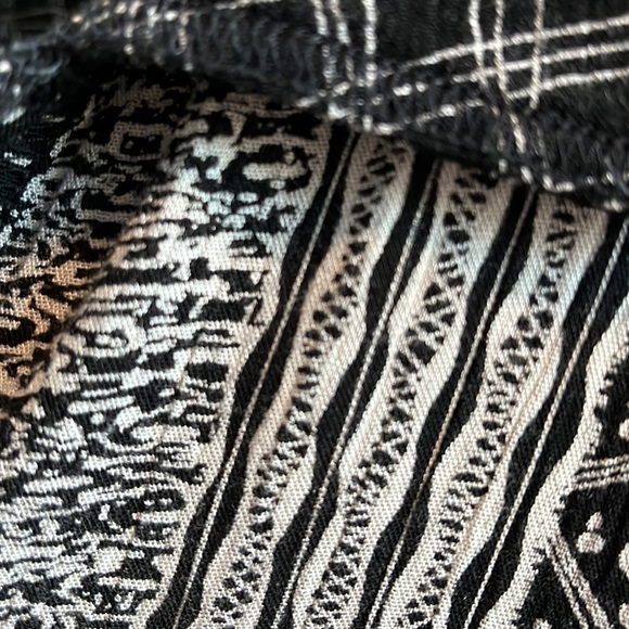 Koret Petite black detailed button up. - Picture 4 of 4